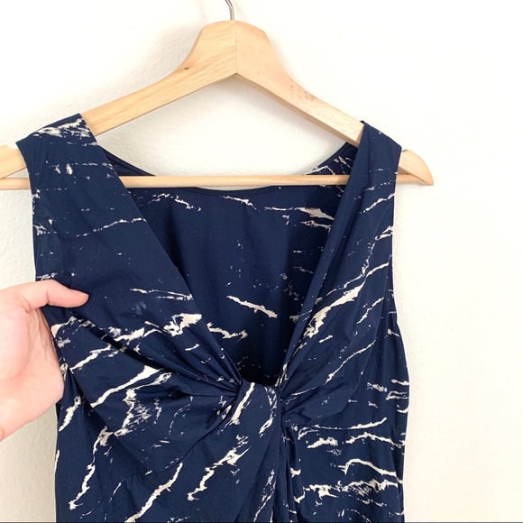 ✨5 FOR $25✨ GAP Navy Blue Twist Back Marble Print Shift Dress - Picture 6 of 12